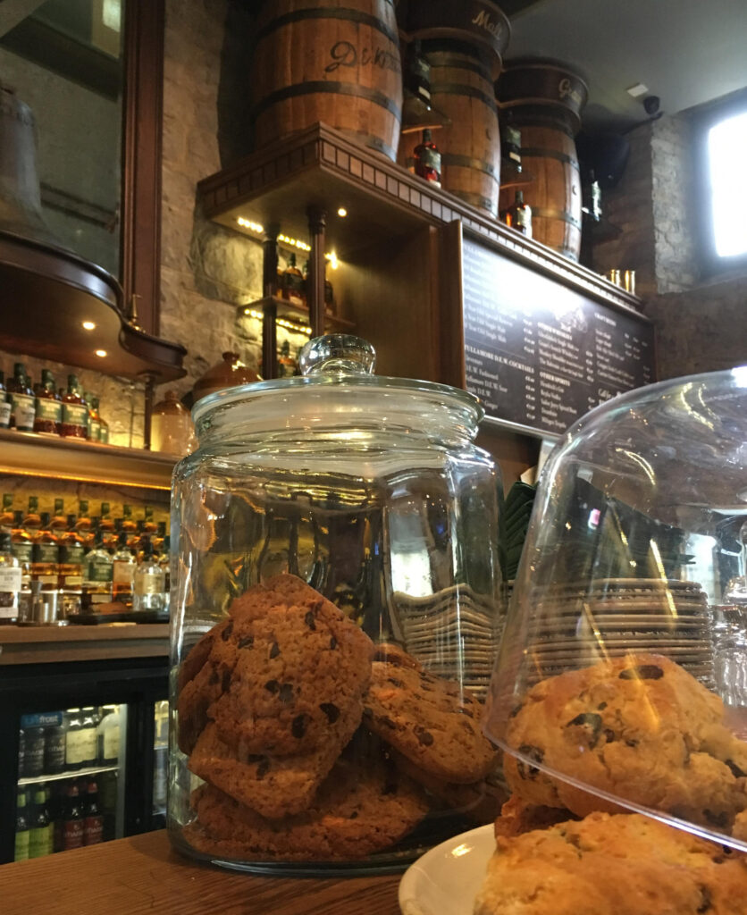 Keksdose in Irland in einem Pub